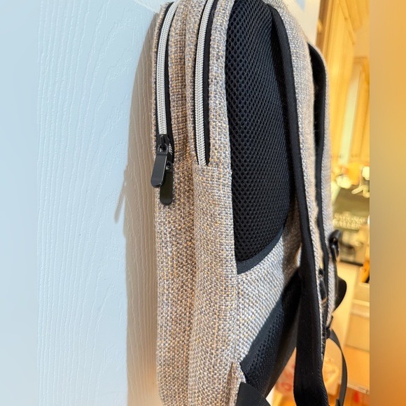 Dime Bags Gray Textured Bag with Rainbow Patch excellent like new condition๐๐ณ๏ธโ๐ - Picture 7 of 7